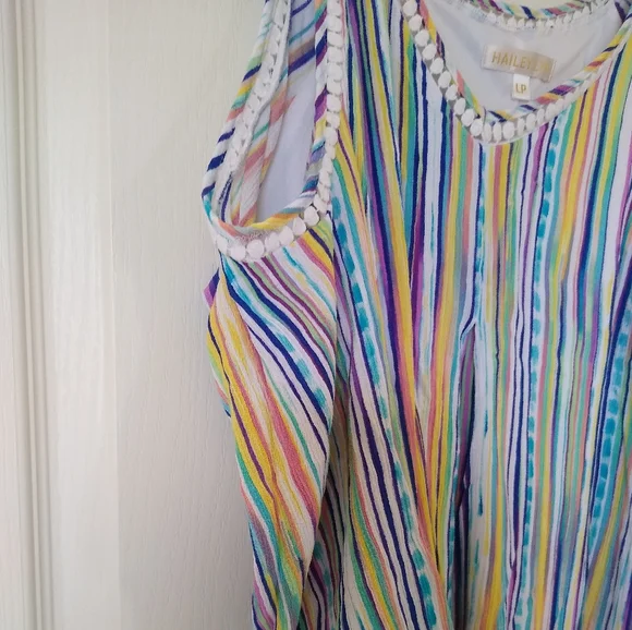 Hailey lyn beachside size S striped NWOT cold shoulder lined blouse - Picture 3 of 3
